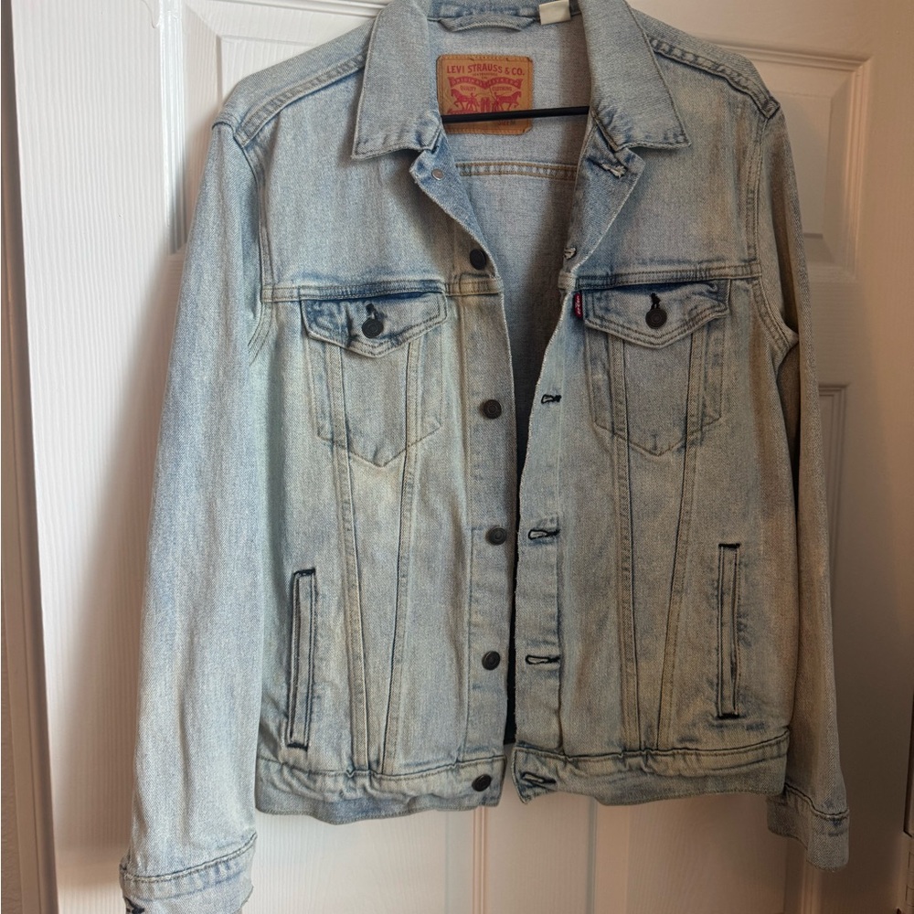 Levi’s Light Wash Denim Jacket